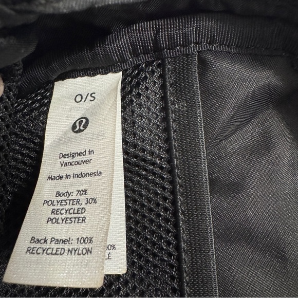 Lululemon Everywhere Fleece Belt Bag Black Gold Zipper Sherpa Crossbody - Picture 6 of 9